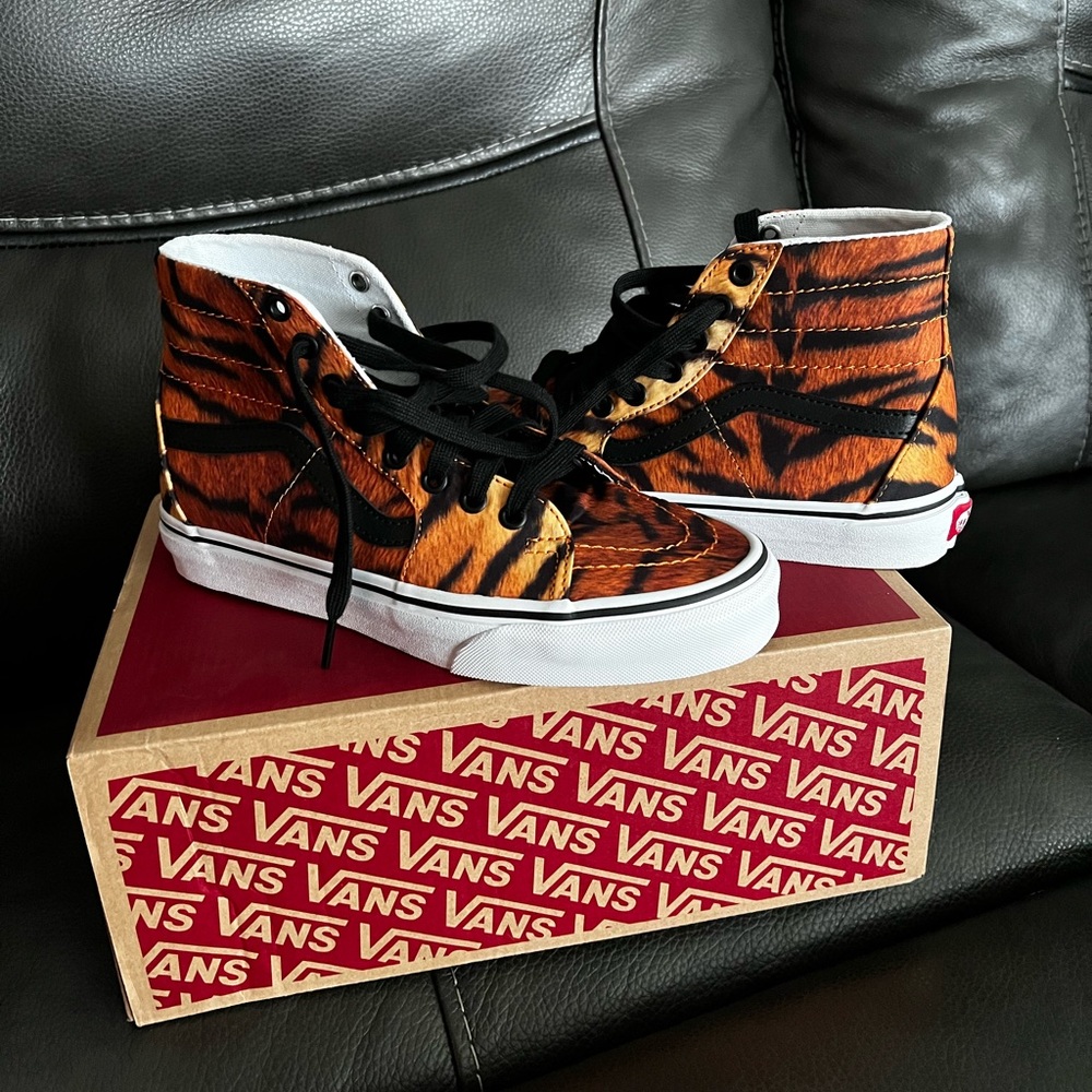 Tiger print Hi top vans